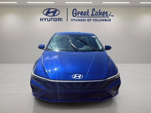 Used 2025 Hyundai Elantra SE FWD image 8