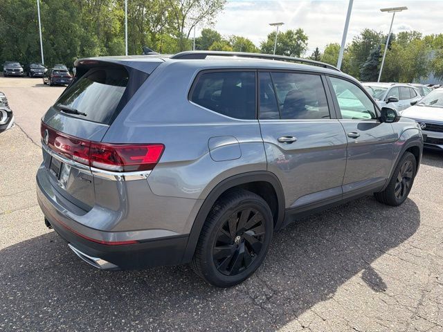 Certified 2025 Volkswagen Atlas SE AWD/4WD image 3