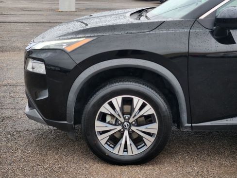 Used 2023 Nissan Rogue SV image 8