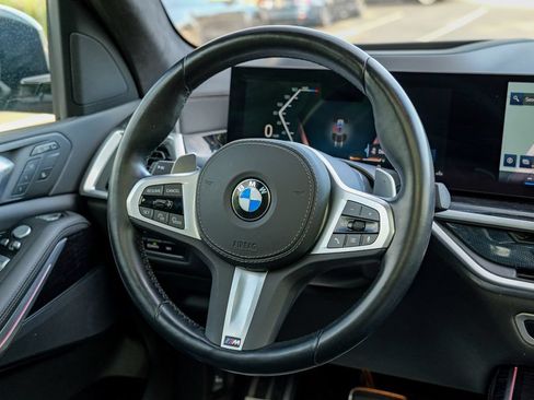 Used 2024 BMW X7 xDrive40i w/ M Sport Package AWD/4WD image 48