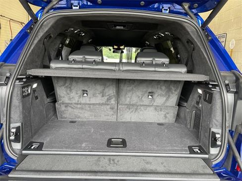 New 2026 BMW X7 M60i image 17