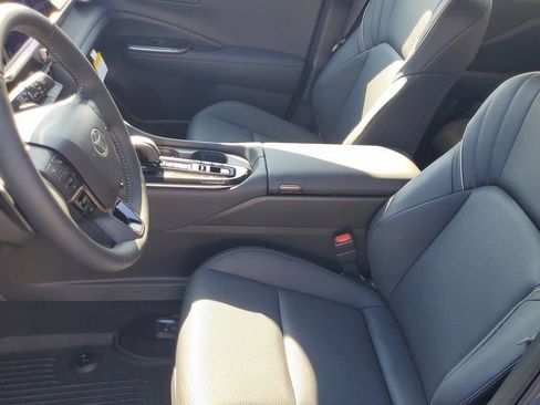 New 2025 Toyota Crown Signia image 11