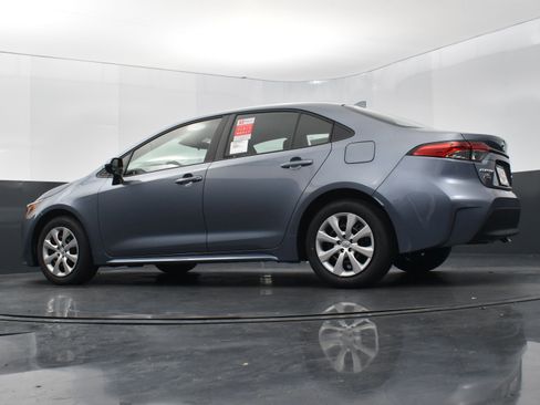 Used 2025 Toyota Corolla LE image 40