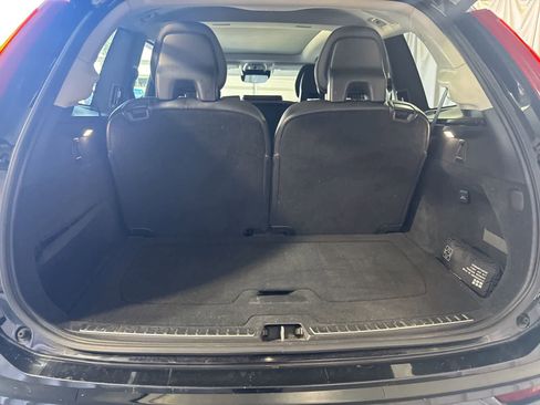 Used 2017 Volvo XC90 T6 Momentum w/ Vision Package image 13