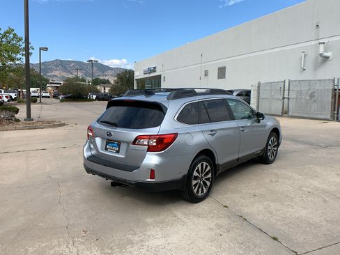 Used 2016 Subaru Outback 2.5i Limited AWD/4WD image 5
