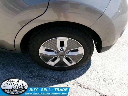 Used 2017 Kia Soul EV + w/ Sun & Fun Package FWD image 21