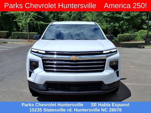 New 2026 Chevrolet Traverse LT w/ Driver Confidence Package FWD image 2