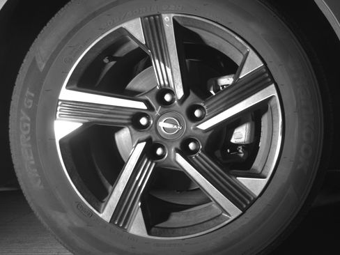 Used 2025 Nissan Sentra SV FWD image 13