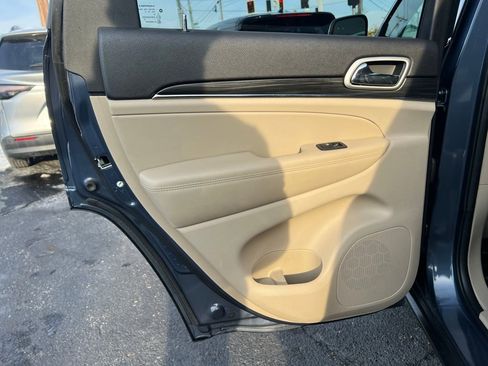 Used 2020 Jeep Grand Cherokee Limited image 22