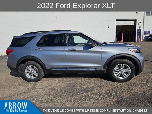 Used 2022 Ford Explorer XLT w/ Equipment Group 202A AWD/4WD image 14