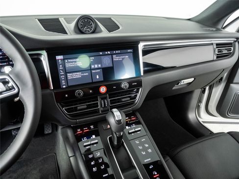 New 2026 Porsche Macan Turbo AWD/4WD image 13