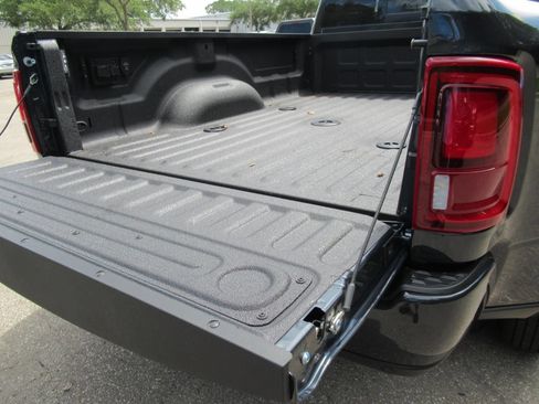 New 2026 RAM 3500 Big Horn AWD/4WD image 10