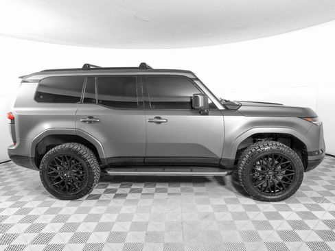 Used 2025 Lexus GX 550 w/ Cold Area Package image 5