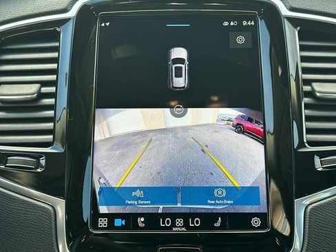 Used 2025 Volvo XC90 B6 Plus image 35