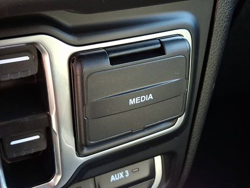 Certified 2024 Jeep Gladiator Mojave AWD/4WD image 25