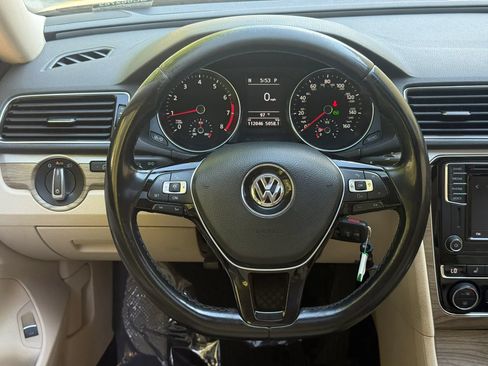 Used 2016 Volkswagen Passat 1.8T SE FWD image 18