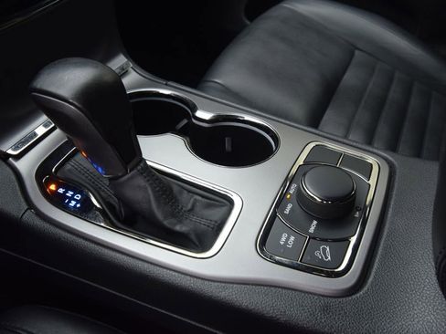 Used 2020 Jeep Grand Cherokee Limited X image 27