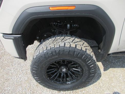 New 2026 GMC Sierra 2500 AT4 w/ AT4 Premium Plus Package AWD/4WD image 13