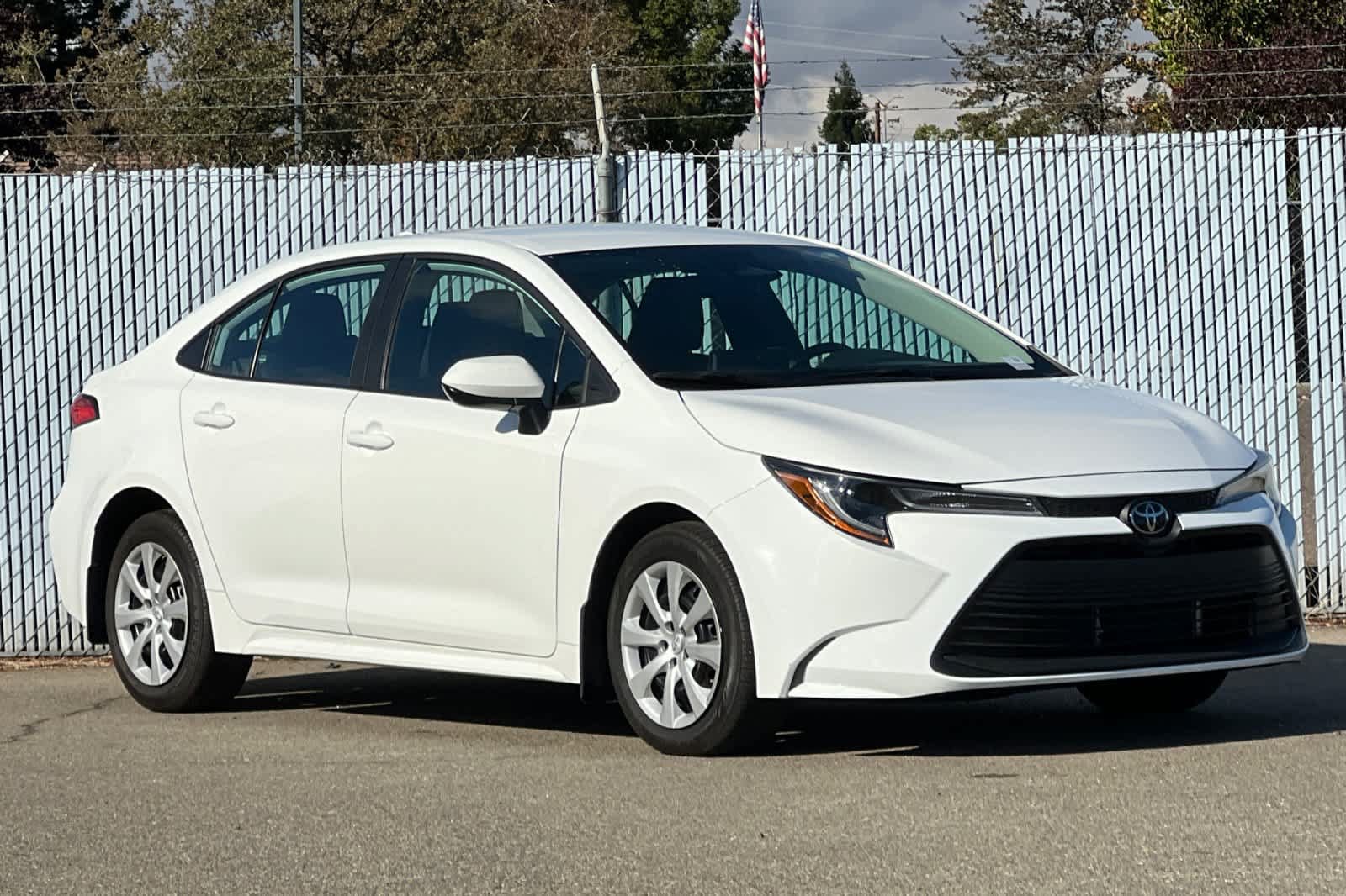 Certified 2025 Toyota Corolla LE FWD image 7