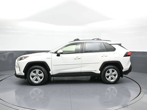 Used 2021 Toyota RAV4 XLE w/ Convenience Package AWD/4WD image 9