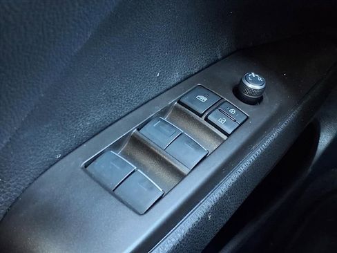 Used 2023 Toyota Camry XLE image 23