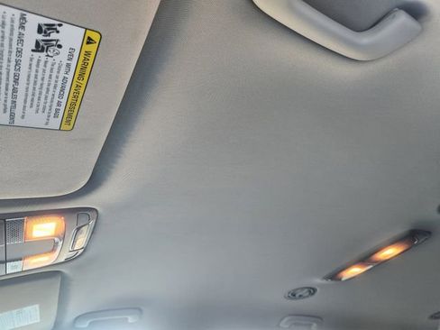 Used 2024 Kia Telluride S image 24