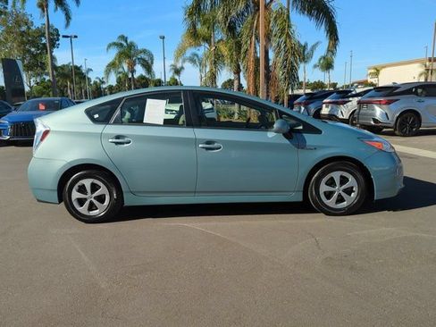 Used 2015 Toyota Prius Four FWD image 4