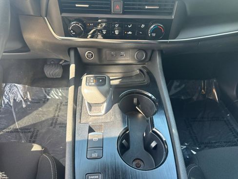 Used 2023 Nissan Rogue S FWD image 19