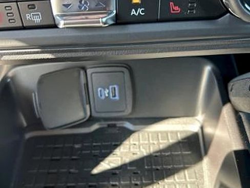 New 2024 Ford Bronco Outer Banks w/ Sasquatch Package image 18