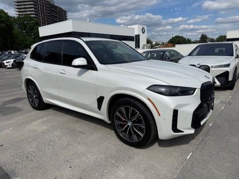 Used 2025 BMW X5 xDrive40i w/ Executive Package AWD/4WD image 2
