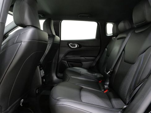 New 2026 Jeep Compass Latitude image 24