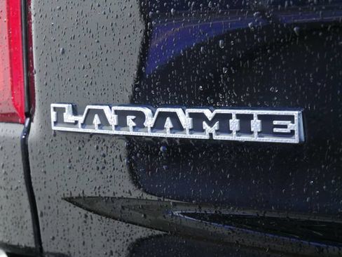 Used 2023 RAM 1500 Laramie AWD/4WD image 7