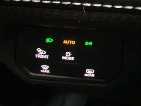 Certified 2024 Volkswagen Atlas SE image 20