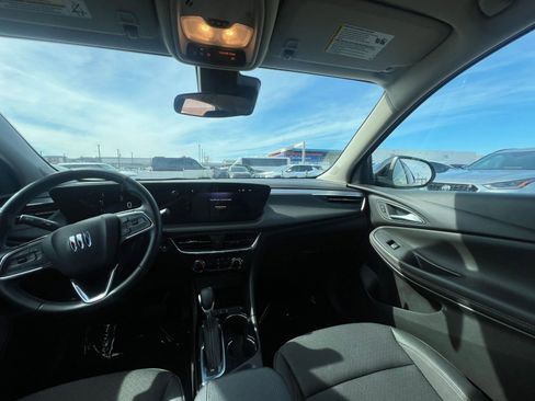 Used 2025 Buick Encore GX Preferred image 35