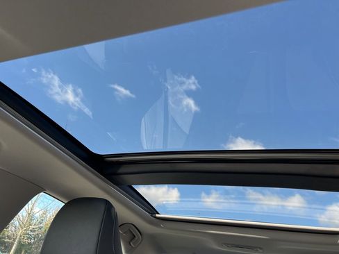 Used 2018 Toyota Camry XSE FWD image 16