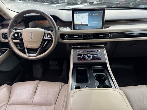 Used 2020 Lincoln Aviator Reserve w/ Equipment Group 202A image 28
