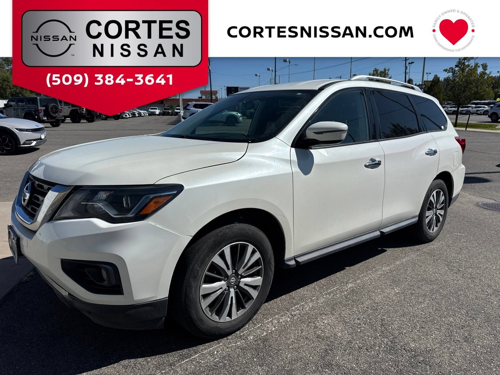 Used 2017 Nissan Pathfinder SV w/ SV Cold Weather Package AWD/4WD image 1