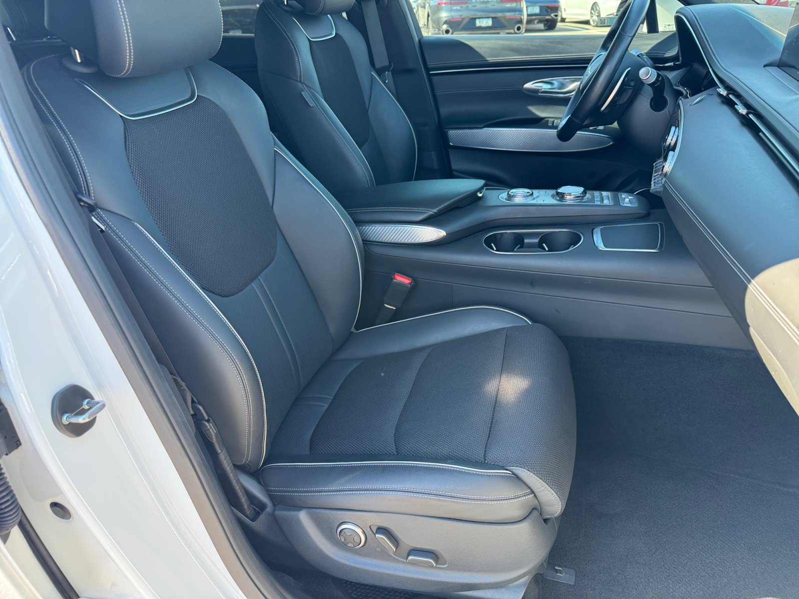 Used 2024 Genesis GV70 2.5T w/ Sport Prestige Package AWD/4WD image 19