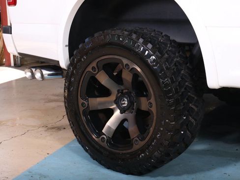 Used 2016 Ford F150 Lariat w/ Equipment Group 502A Luxury AWD/4WD image 22