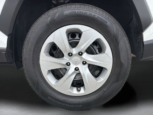 Used 2022 Toyota RAV4 LE FWD image 29