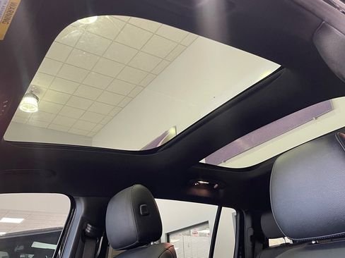 Used 2023 Mercedes-Benz EQB 300 4MATIC w/ Driver Assistance Package image 31