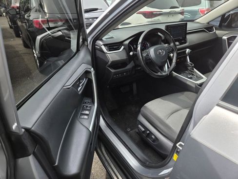 Used 2021 Toyota RAV4 XLE w/ XLE Grade Weather Package AWD/4WD image 8