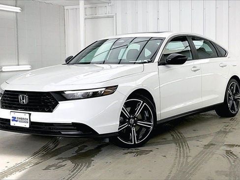 Certified 2025 Honda Accord Sport image 2