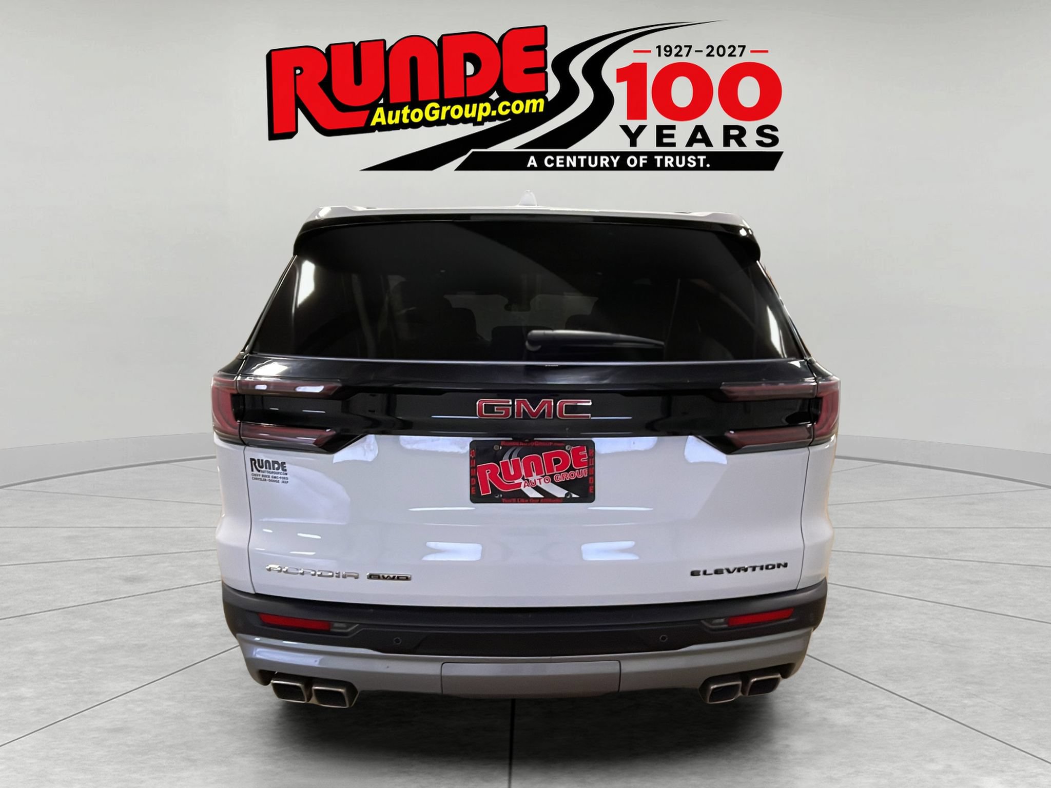 Used 2024 GMC Acadia Elevation w/ Trailering Package AWD/4WD image 4