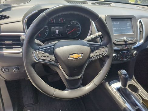 Used 2018 Chevrolet Equinox LT FWD image 18