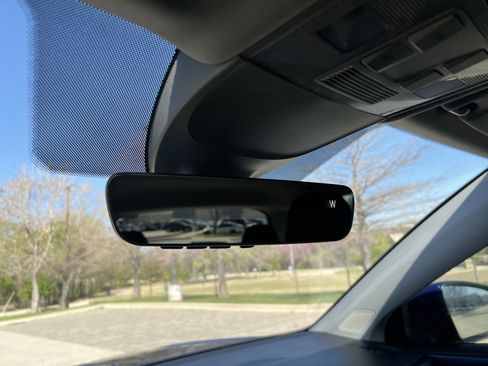 Used 2024 Volkswagen Taos SE image 25