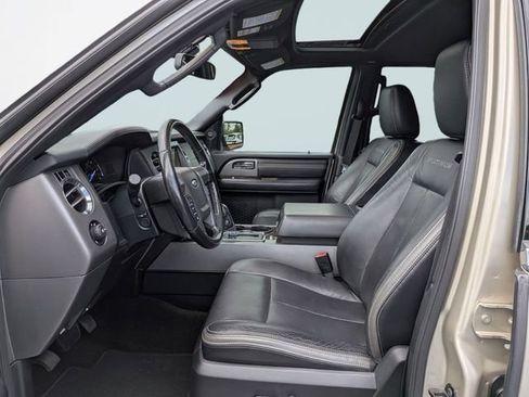 Used 2017 Ford Expedition Platinum RWD image 23