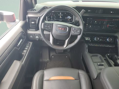 Used 2025 GMC Sierra 2500 AT4 w/ AT4 Premium Plus Package AWD/4WD image 12