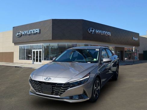 Certified 2023 Hyundai Elantra Limited image 4