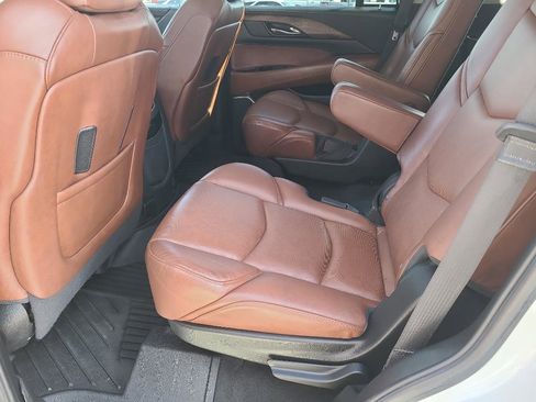 Used 2020 Cadillac Escalade Premium Luxury image 12